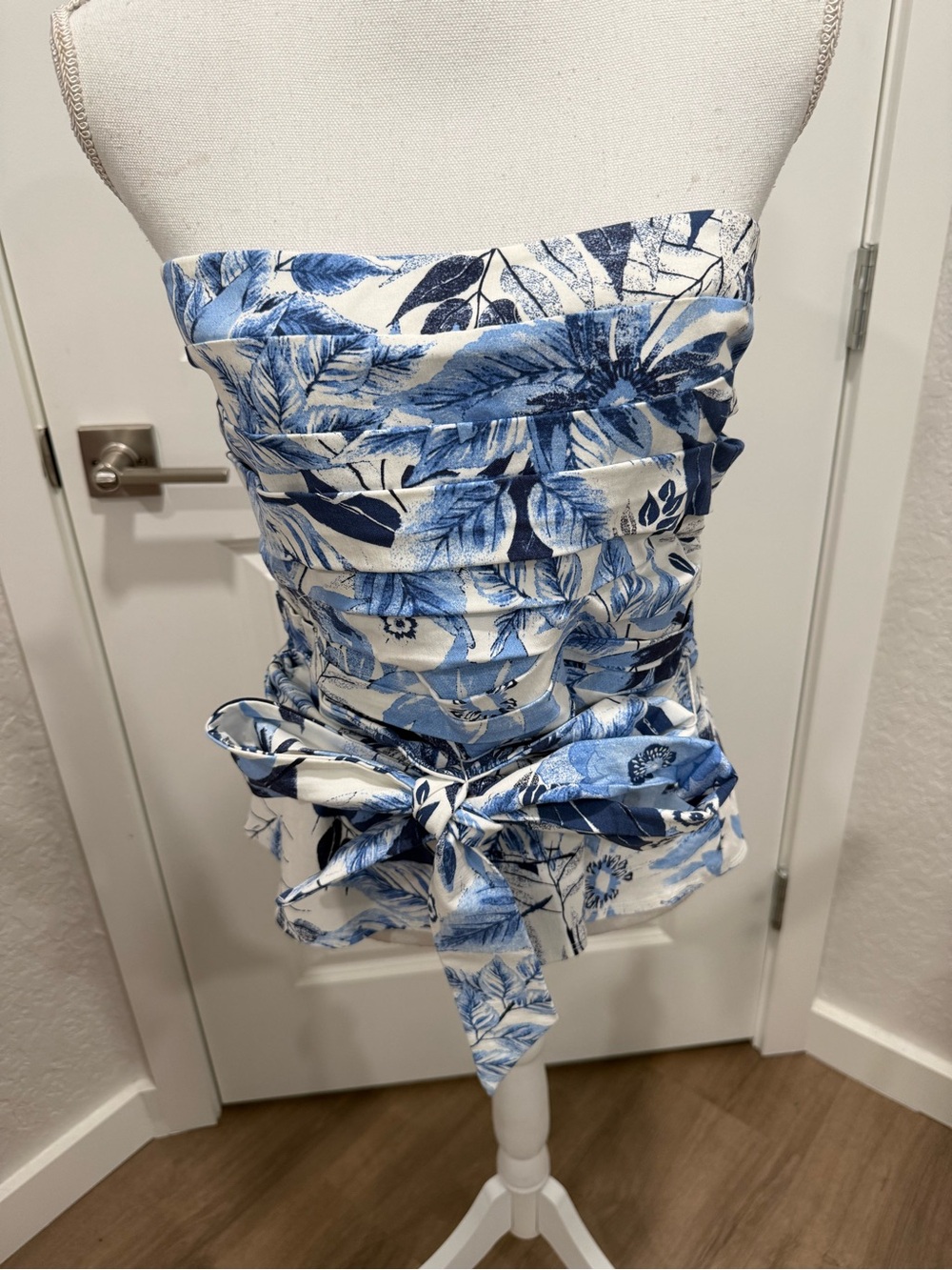 NWT Frank Lyman Blue Floral Sleeveless Pullover Top 251245 Size 12 - Picture 7 of 10